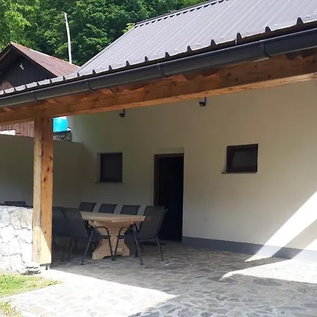 Posestvo Tmzek Holiday home *