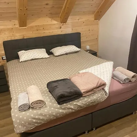 Posestvo Tmzek Nyaraló